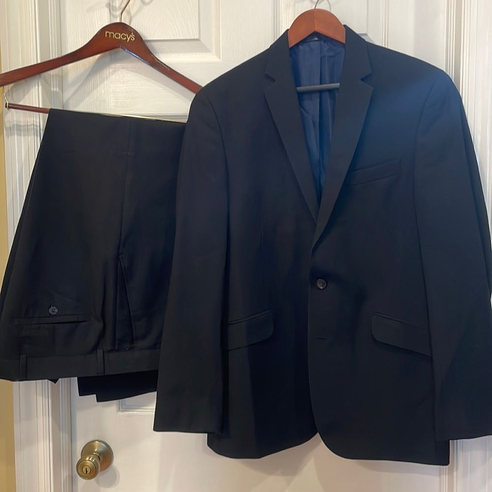 Reaction Kenneth Cole Mens Suit